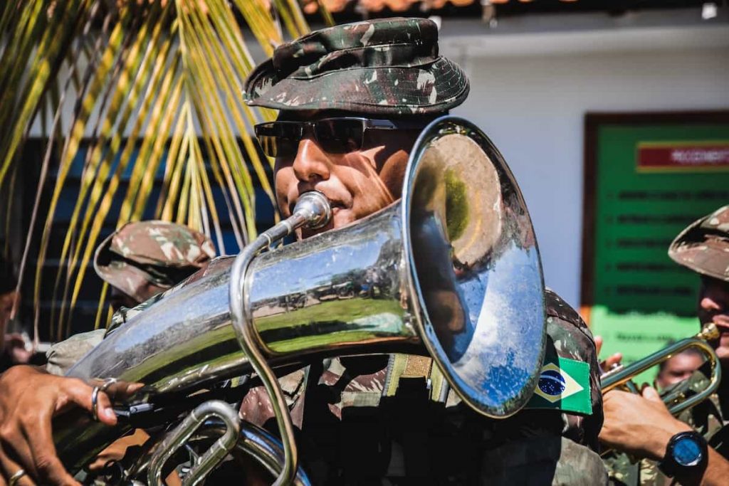 Tuba saiba tudo sobre este instrumento musical Música BR