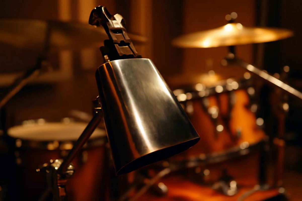 Instrumento Musical Cowbell: Tipos, Técnicas e Manutenção Completa